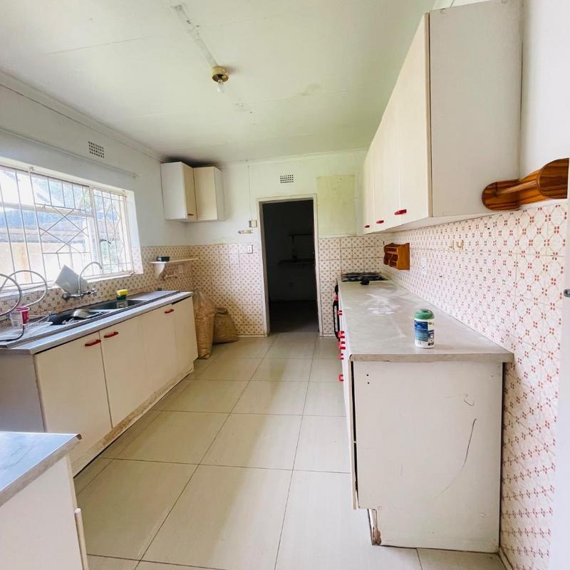 7 Bedroom Property for Sale in Golf View North West